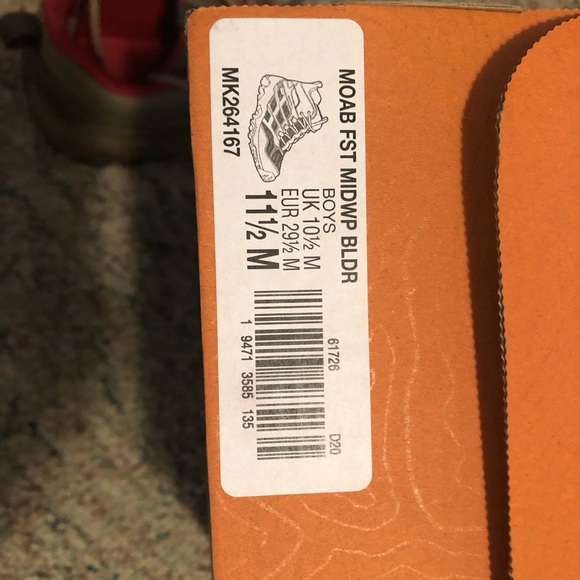 Merrell Moab FST Mid Hiking Shoes - Brown and Red - Picture 8 of 8